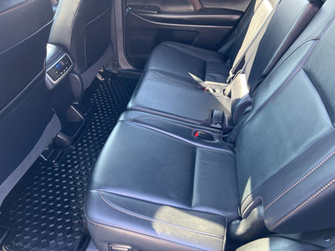 Used 2019 Toyota Highlander XLE image 15
