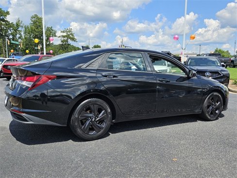 Used 2021 Hyundai Elantra SEL image 11