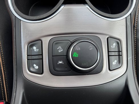 Used 2023 GMC Terrain AT4 image 19