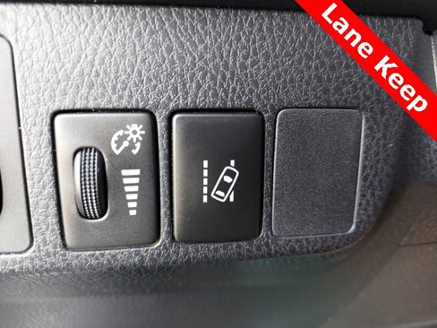 Used 2018 Toyota RAV4 Limited image 25