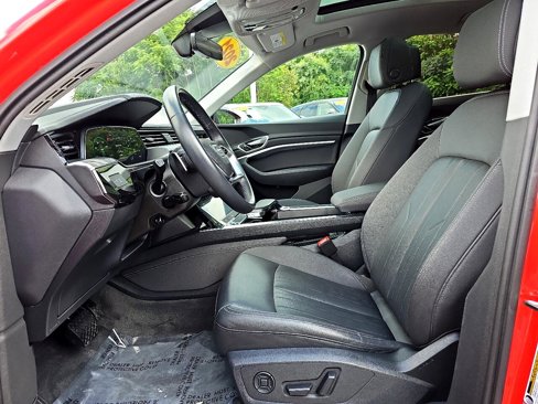 Used 2021 Audi e-tron Premium w/ Black Optic Package image 34