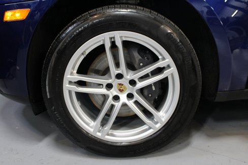 Used 2025 Porsche Macan image 11