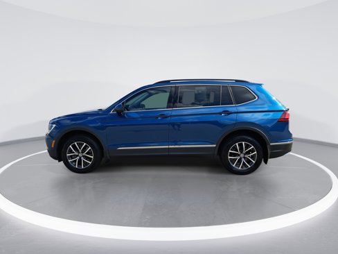 Certified 2020 Volkswagen Tiguan SE image 6
