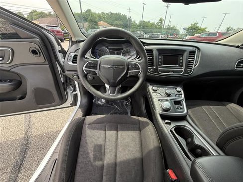 Used 2015 Chrysler 200 Limited image 17