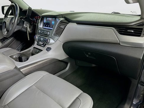Used 2015 Chevrolet Suburban LT image 32