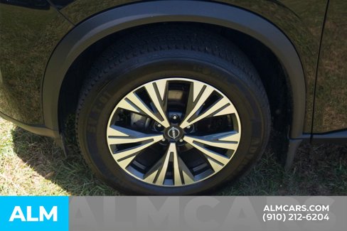 Used 2023 Nissan Rogue SV image 13