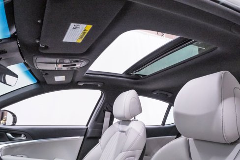 Certified 2025 Genesis G70 2.5T w/ Sport Prestige Package image 10