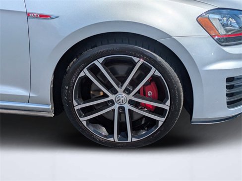 Used 2017 Volkswagen GTI SE image 11