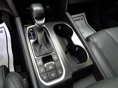 Used 2020 Hyundai Santa Fe Limited image 12