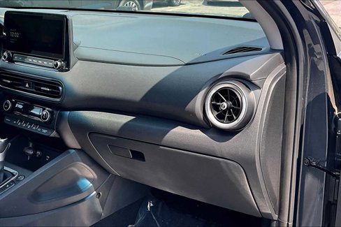 Certified 2022 Hyundai Kona Limited image 18