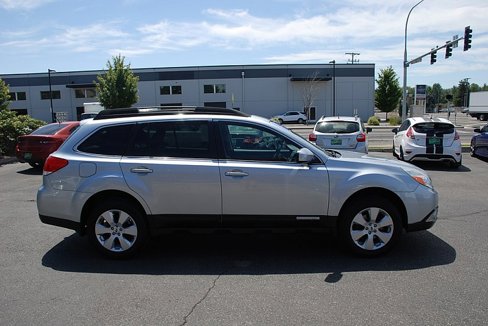 Used 2012 Subaru Outback 2.5i Limited w/ Moonroof Pkg image 6