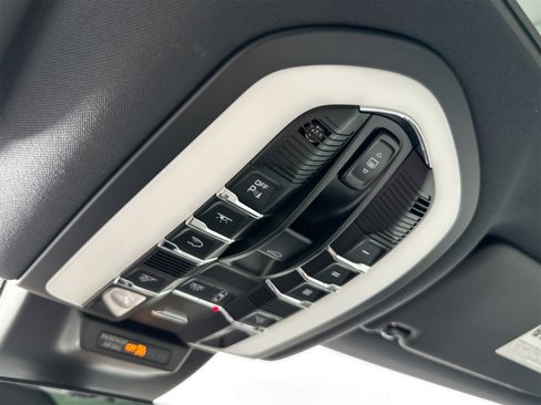 Certified 2022 Porsche Macan GTS image 26