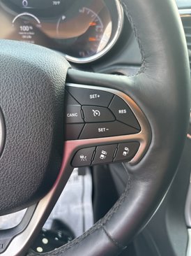 Used 2018 Jeep Grand Cherokee Limited image 19