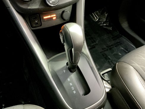Used 2022 Chevrolet Trax LT w/ Midnight Edition image 30