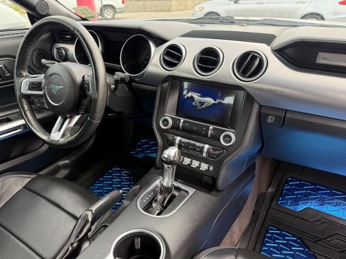 Used 2018 Ford Mustang Premium image 7