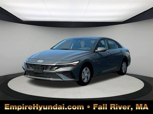 New 2025 Hyundai Elantra SE image 1