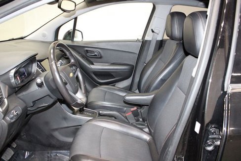 Used 2019 Chevrolet Trax LT w/ LT Convenience Package image 6