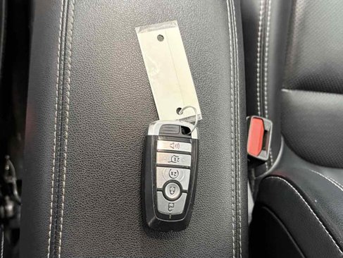 Used 2022 Ford Escape Titanium image 32