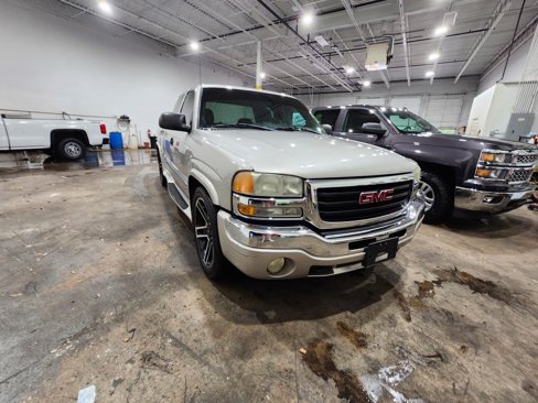 Used 2004 GMC Sierra 1500 SLE w/ Light Duty Power Package image 1