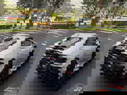 Used 2020 Lamborghini Huracan EVO image 67
