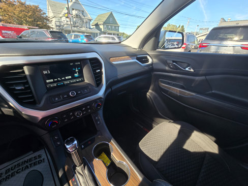 Used 2019 GMC Acadia SLE image 10