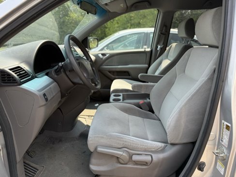 Used 2010 Honda Odyssey LX image 4