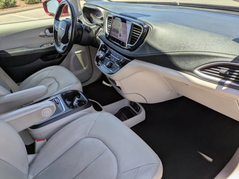 Used 2021 Chrysler Pacifica Touring-L image 14
