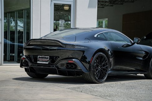 Used 2023 Aston Martin V8 Vantage Coupe image 15
