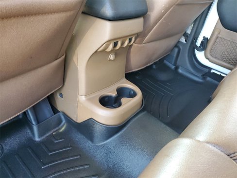 Used 2018 Jeep Wrangler Unlimited Rubicon w/ Connectivity Group image 11