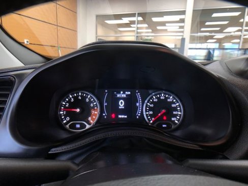 Used 2018 Jeep Renegade Altitude image 14
