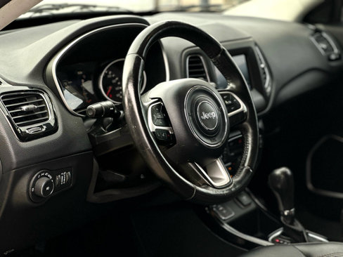 Used 2019 Jeep Compass Latitude image 8