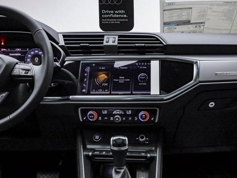 New 2025 Audi Q3 2.0T Premium image 15