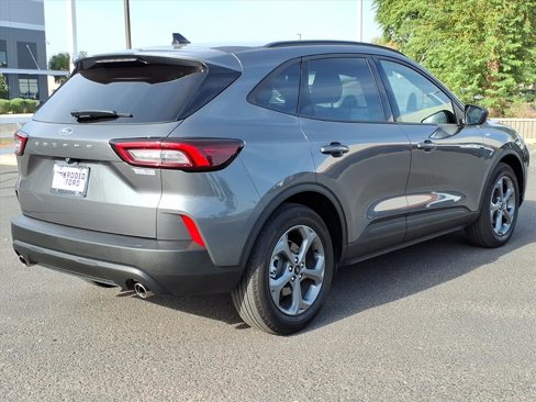 Used 2025 Ford Escape ST-Line image 5