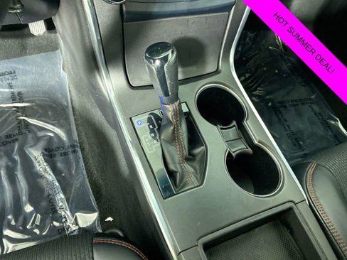 Used 2017 Toyota Camry SE image 19