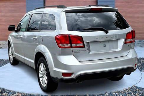 Used 2014 Dodge Journey SXT w/ Flexible Seating Group image 2