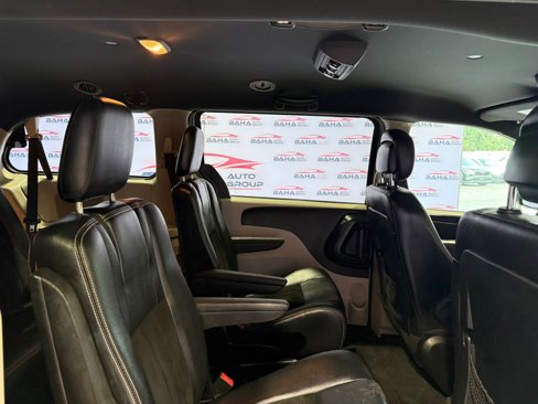 Used 2017 Dodge Grand Caravan SXT image 32