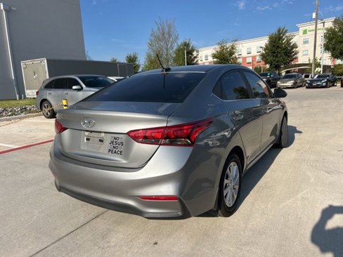 Used 2022 Hyundai Accent SEL image 3