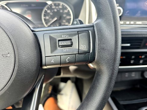 Used 2023 Nissan Rogue S image 25