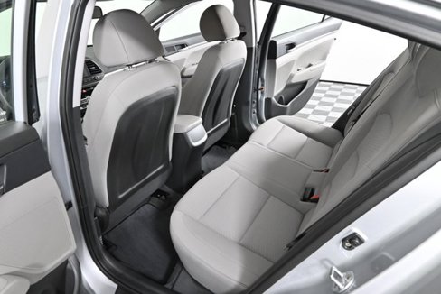 Used 2020 Hyundai Elantra SE w/ Cargo Package (C1) image 13