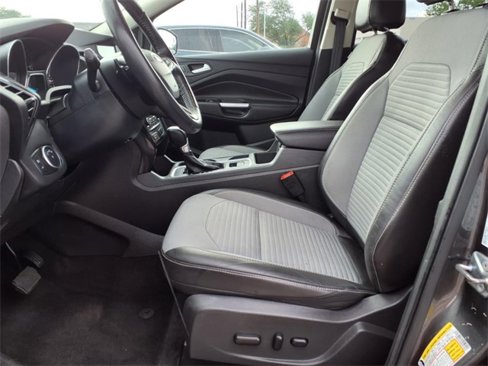 Used 2017 Ford Escape Titanium image 5