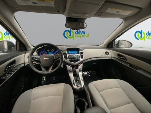 Used 2015 Chevrolet Cruze LT image 27