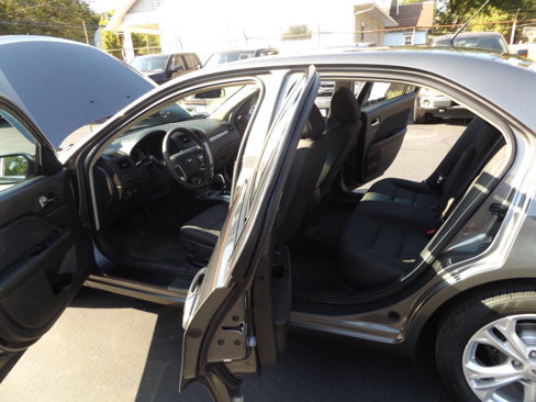 Used 2012 Ford Fusion SE image 12