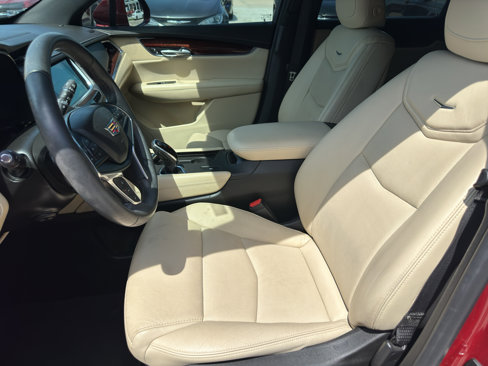 Used 2018 Cadillac XT5 Luxury w/ Driver Awareness Package image 9