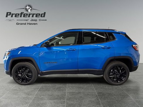 New 2026 Jeep Compass Latitude image 2
