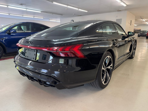 Used 2022 Audi e-tron GT Premium Plus image 2