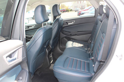 Used 2023 Ford Edge SEL w/ Sport Appearance Package image 9