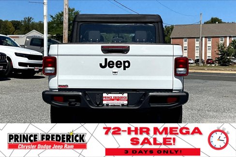 Used 2022 Jeep Gladiator Sport image 4