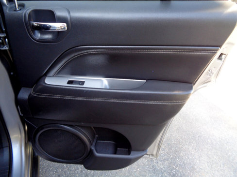 Used 2016 Jeep Compass Latitude image 27
