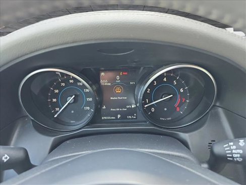 Used 2020 Jaguar XF Premium image 19