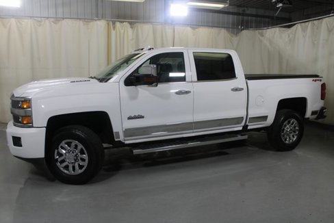Used 2018 Chevrolet Silverado 3500 High Country w/ Duramax Plus Package image 2